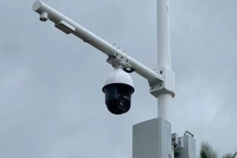 Une caméra de surveillance