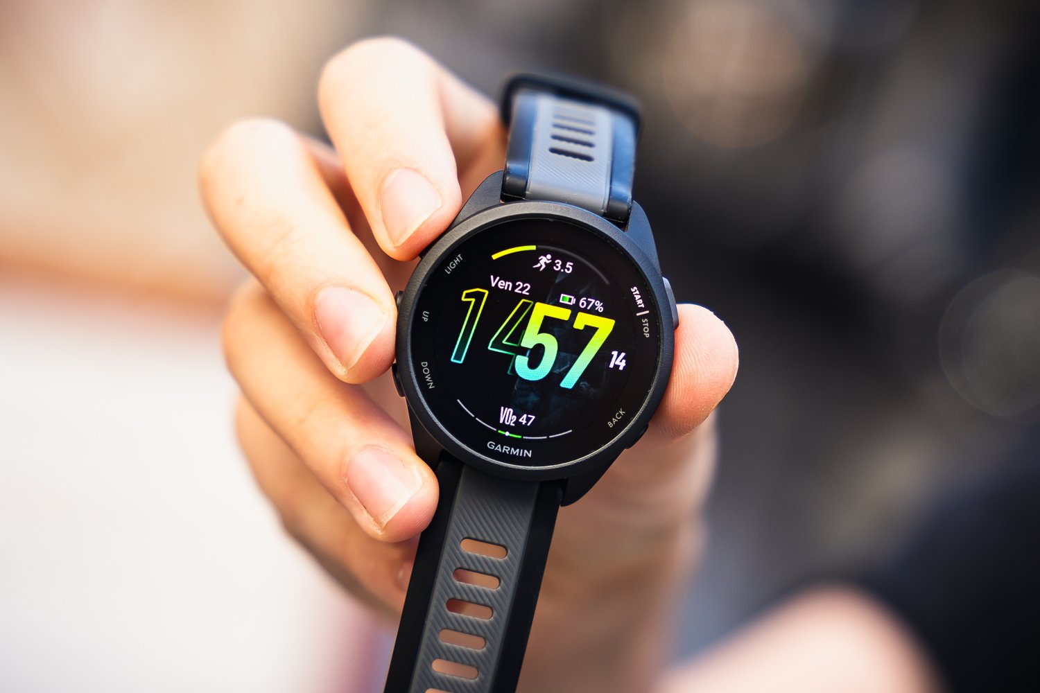 Test Garmin Forerunner 165 : la meilleure montre pour démarrer la course à pied sans se ruiner