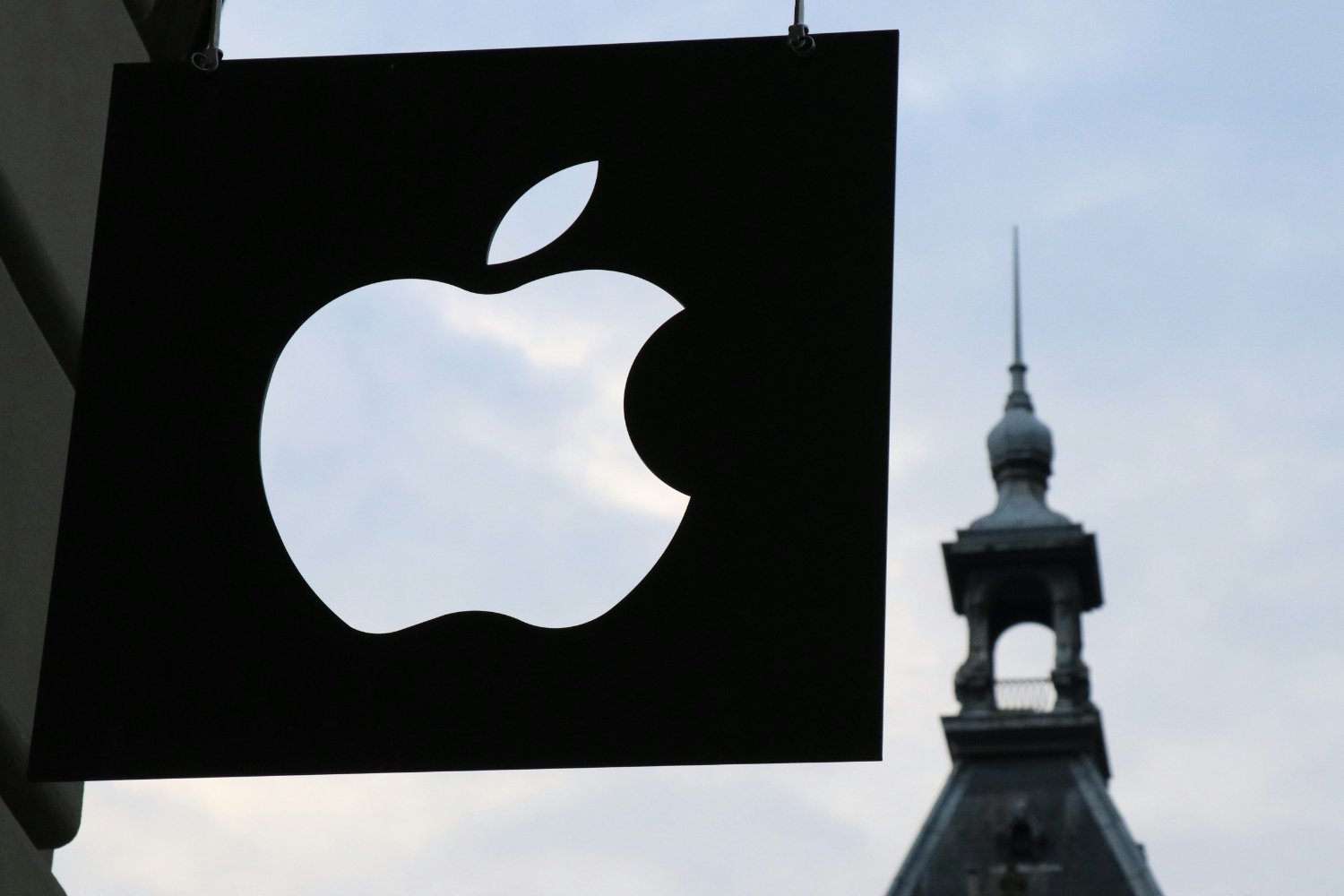 Apple slows down the opening of web browsers in Europe