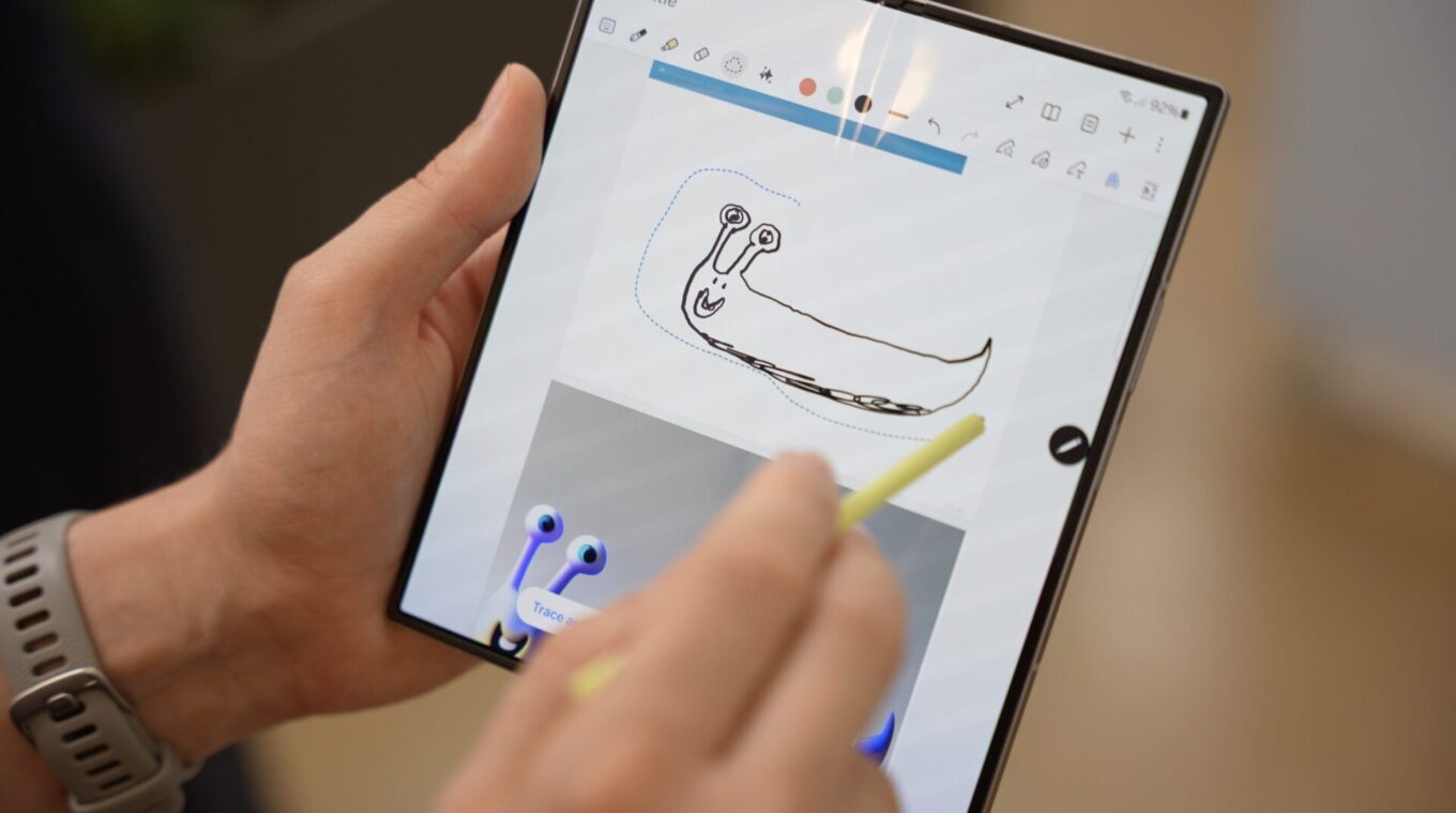 Samsung Galaxy Z Fold 6 officialisé : plus fin, plus léger et moins ...