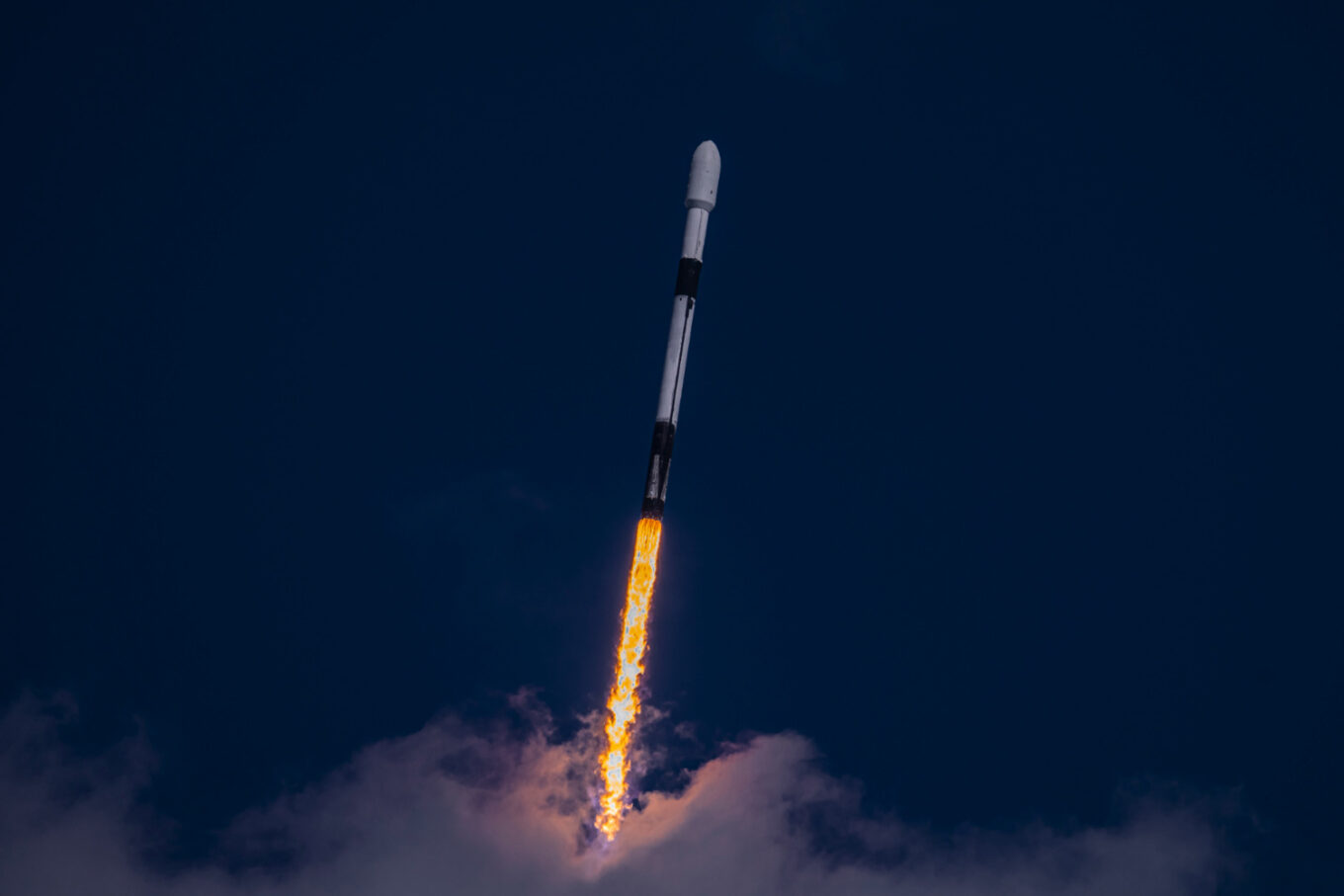 SpaceX rate une mission Starlink en Falcon 9 : « les satellites sont ...