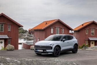 005 Volvo Ex30cc.jpg Compressed