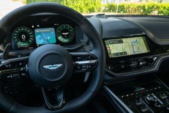 Essai Apple Carplay Ultra Aston Martin 7