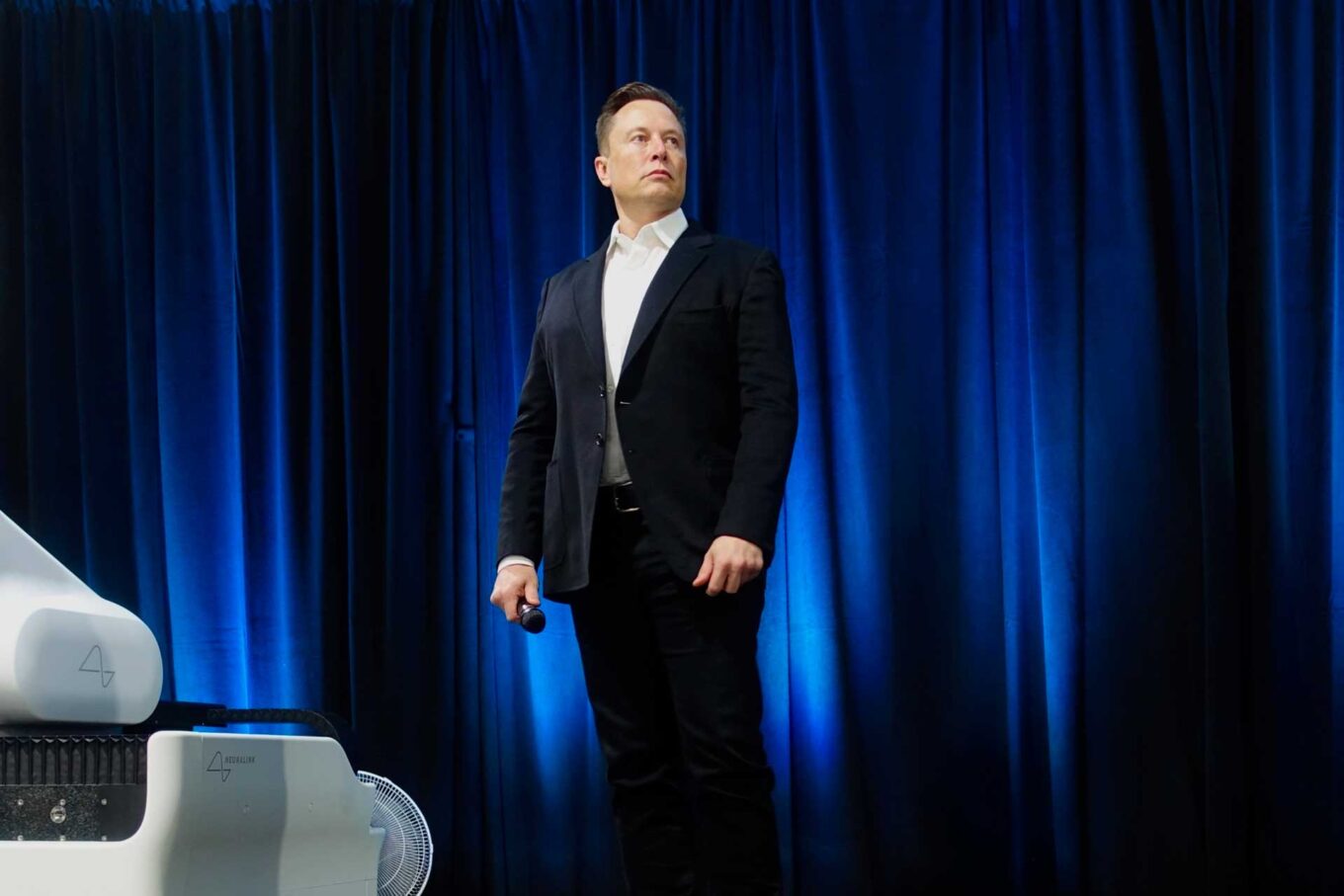 Elon Musk passe à l'action, il attaque Apple et OpenAI en justice