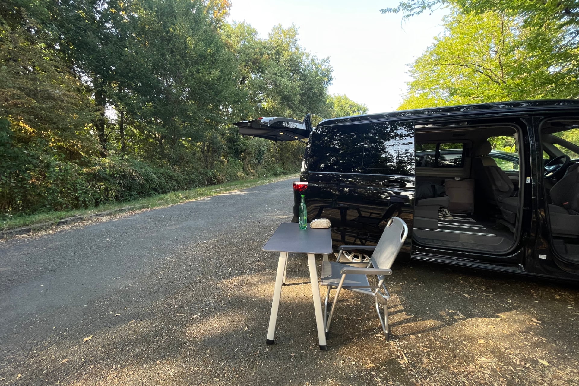 Essai Volkswagen California T7 Beach Camper Table Exterieur