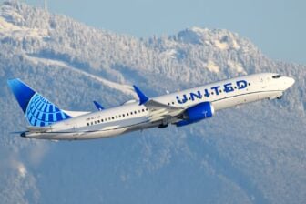 Boeing 737 Percuté Objet