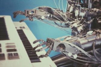Robot Joue Piano