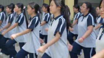 Extrait du reportage "Réseaux sociaux : Désintoxication à la chinoise" diffusé sur France 2