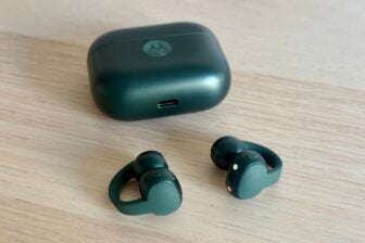 Motorola Moto Buds Loop 5