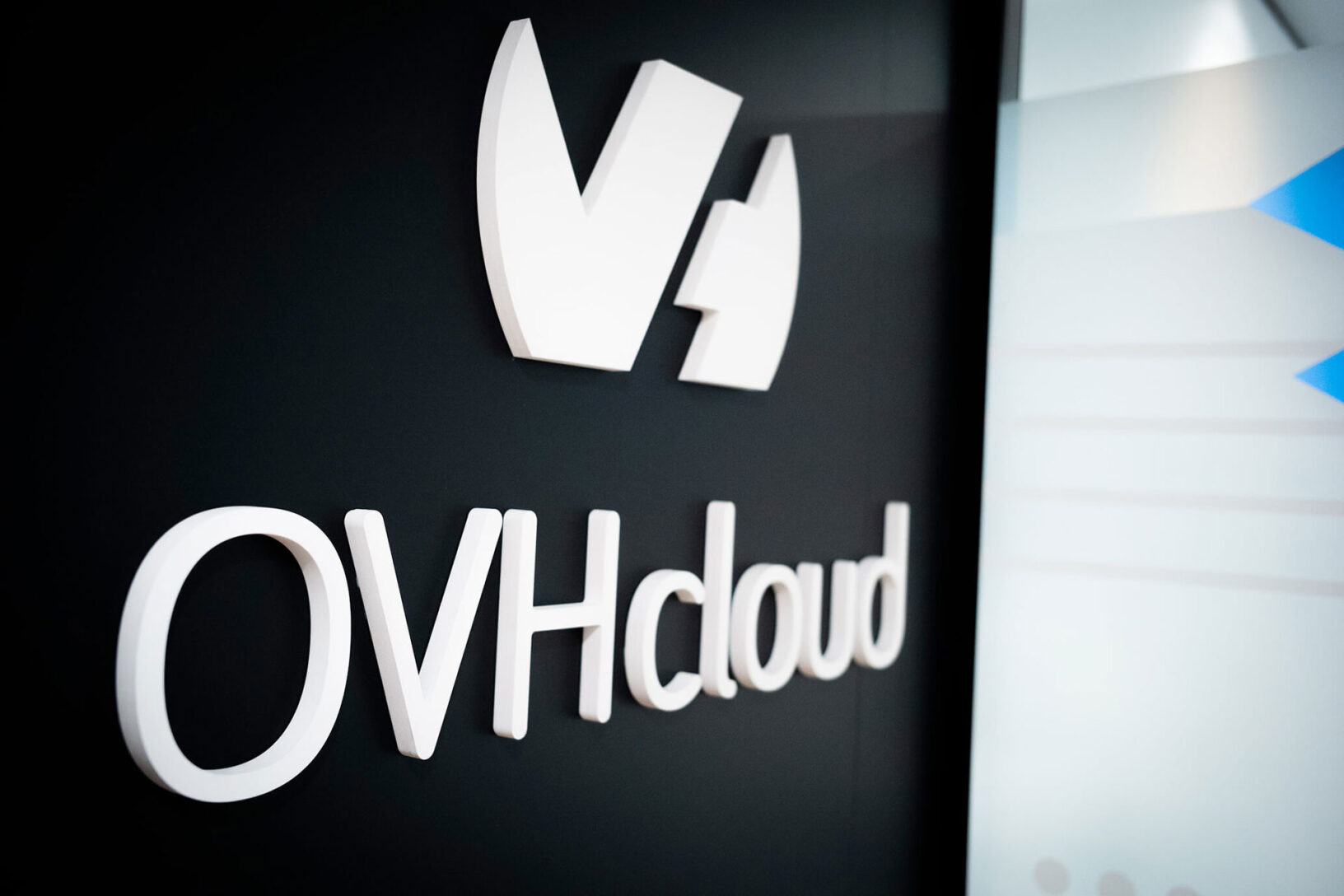 Le français OVHCloud veut héberger les données estampillées secret ...