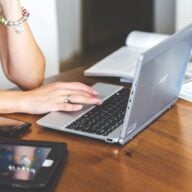 Ordinateur Acer Femme Illustration