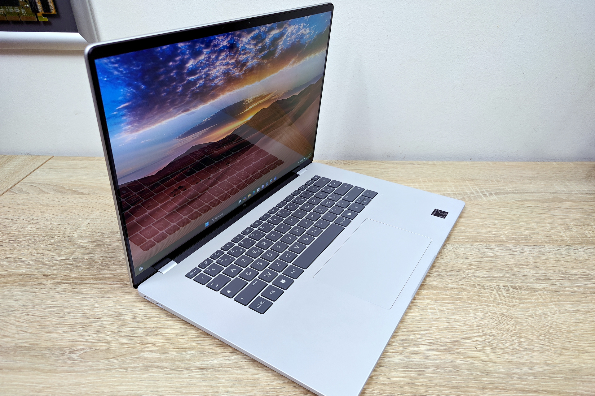 Hp Omnibook 5 Ngai 16 Test Iso Gauche