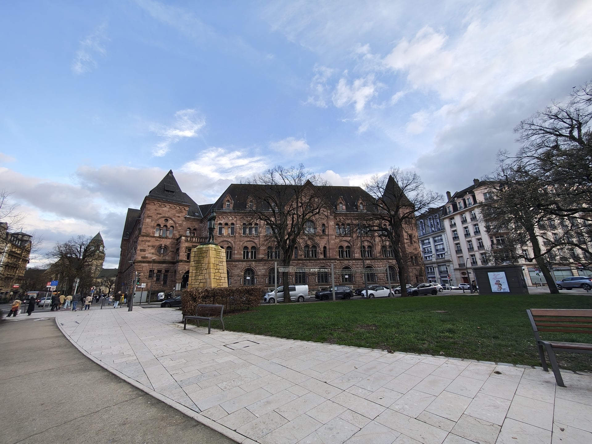 Motorola Signature Ultra Grand Angle Jour (3)