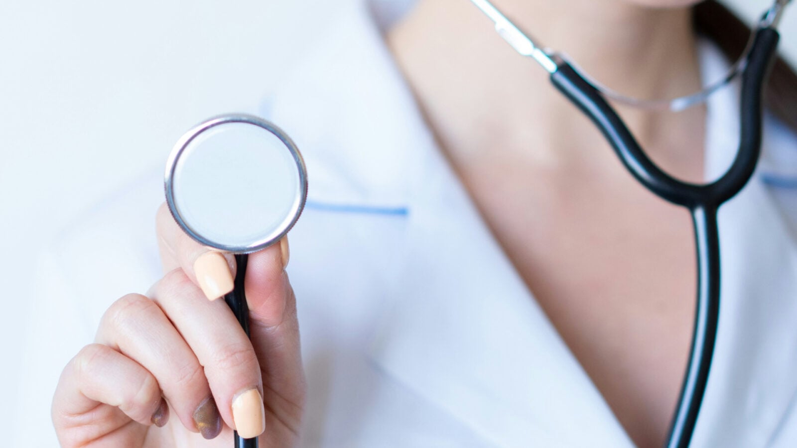 Kamuya mal olmuş kişiler de dahil olmak üzere 15 milyona kadar Fransız etkilendi