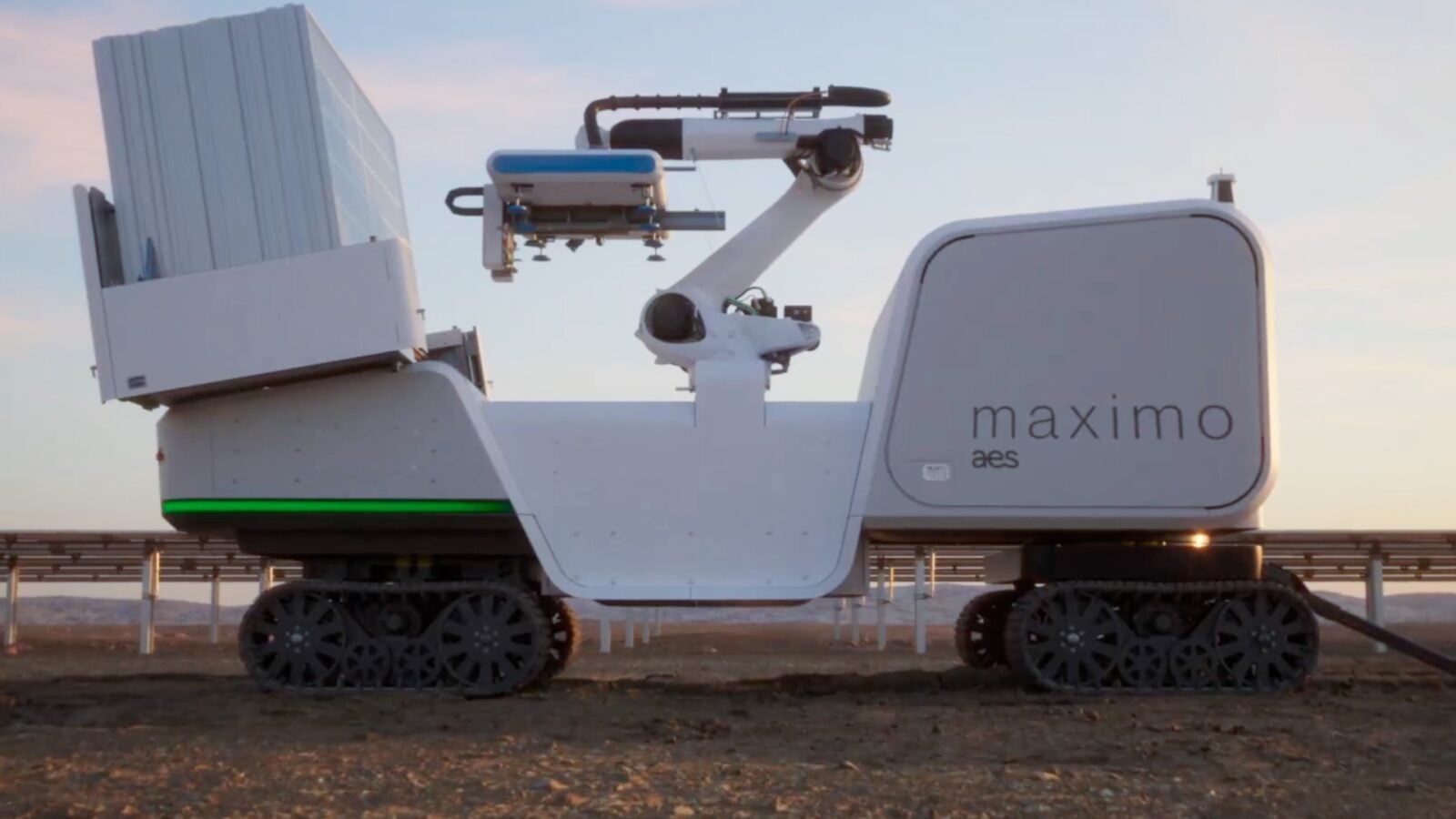 İşte dakikada bir güneş paneli kurabilen robot Maximo