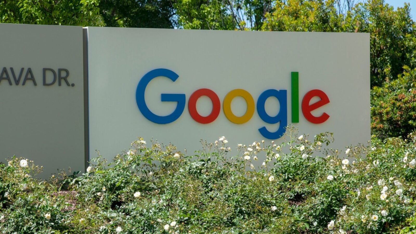 Secret defense: Google signs controversial agreement with US military on AI