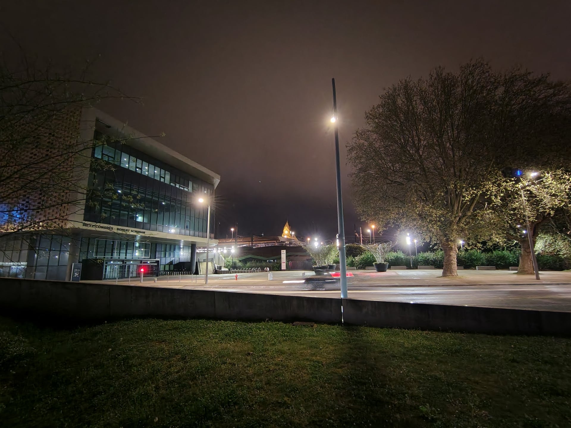 Motorola Edge 70 Fusion Ultra Grand Angle Nuit (2)