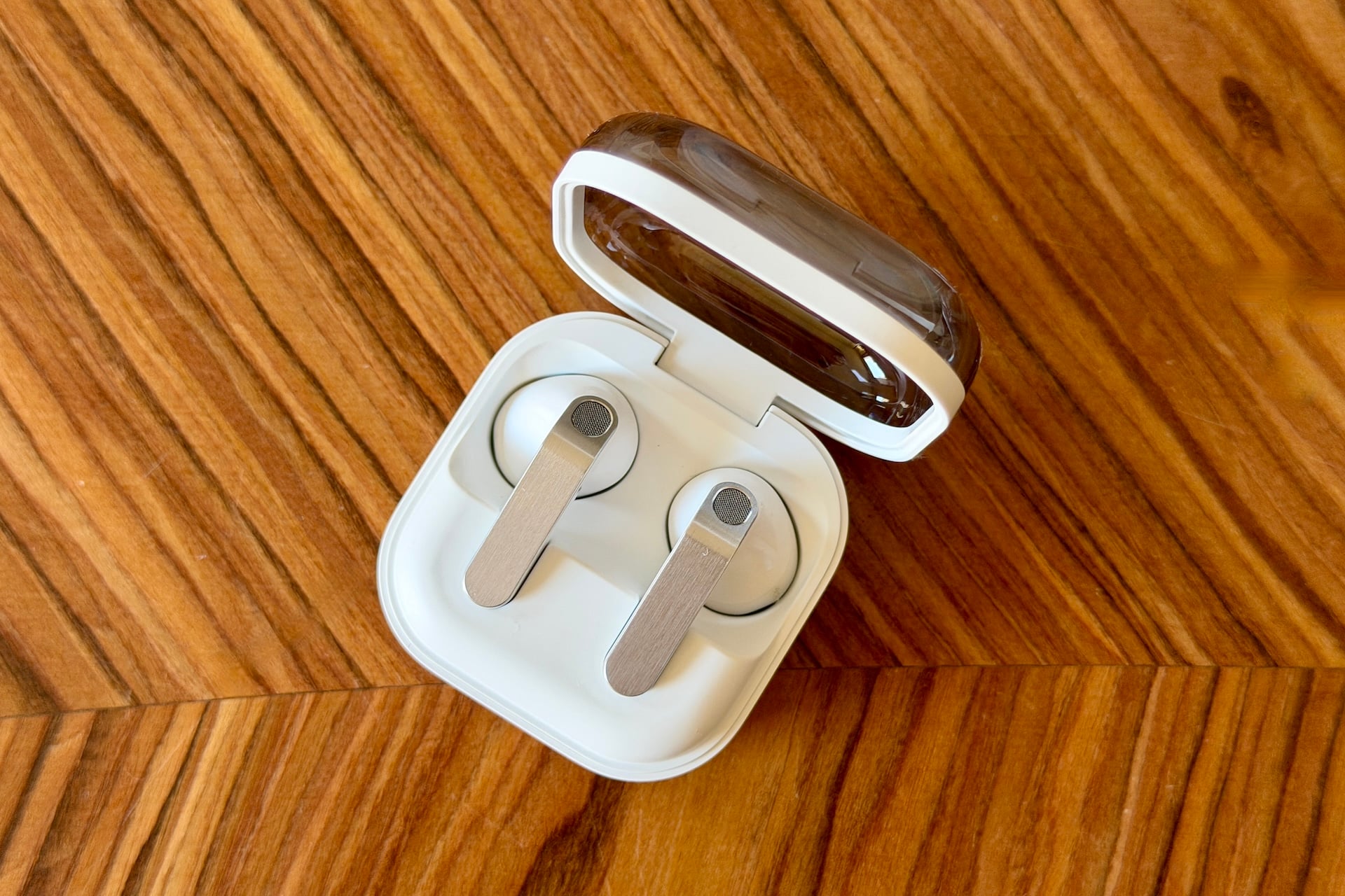 Samsung Galaxy Buds4 6