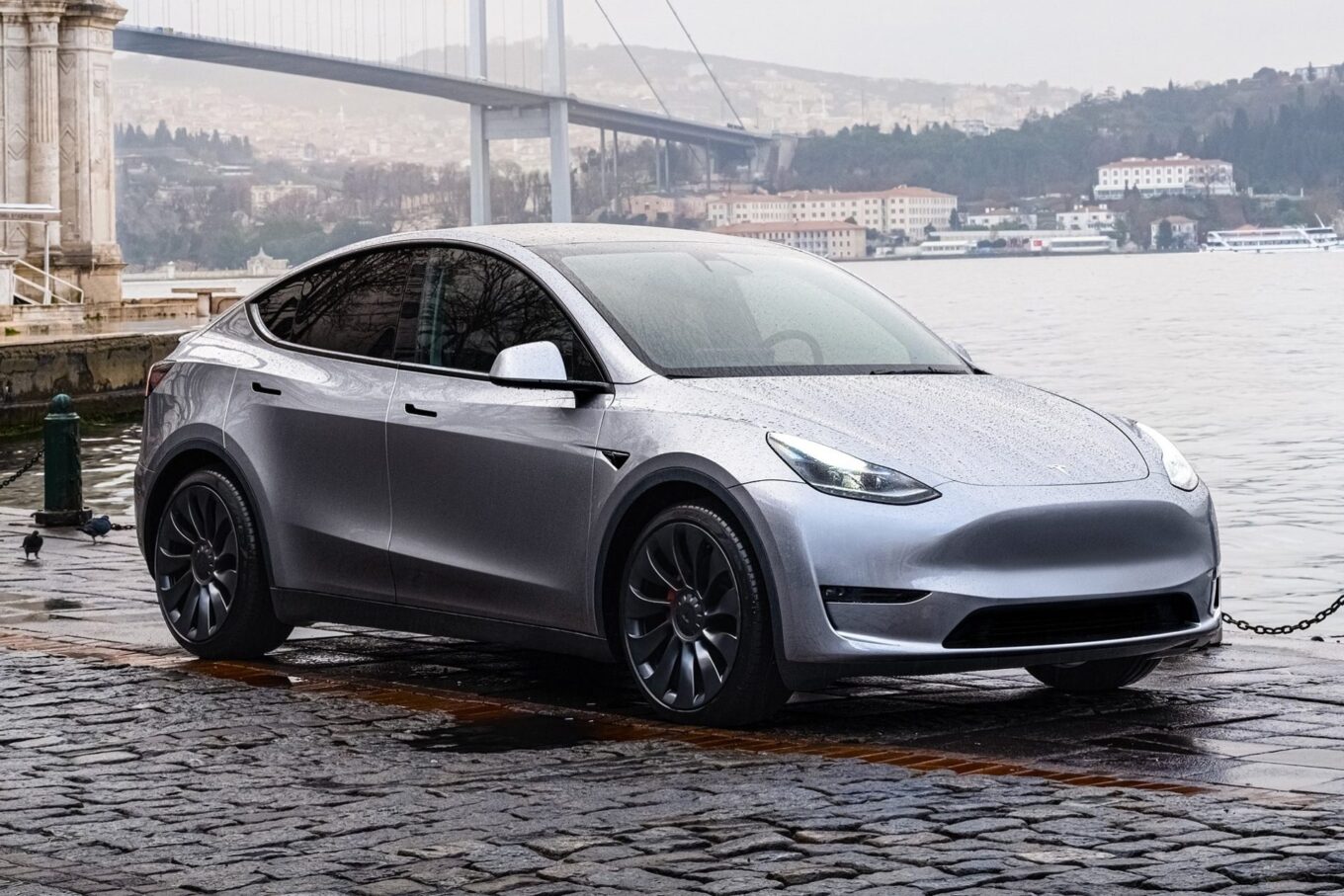 Tesla rappelle des milliers de Model Y : une étiquette a été oubliée