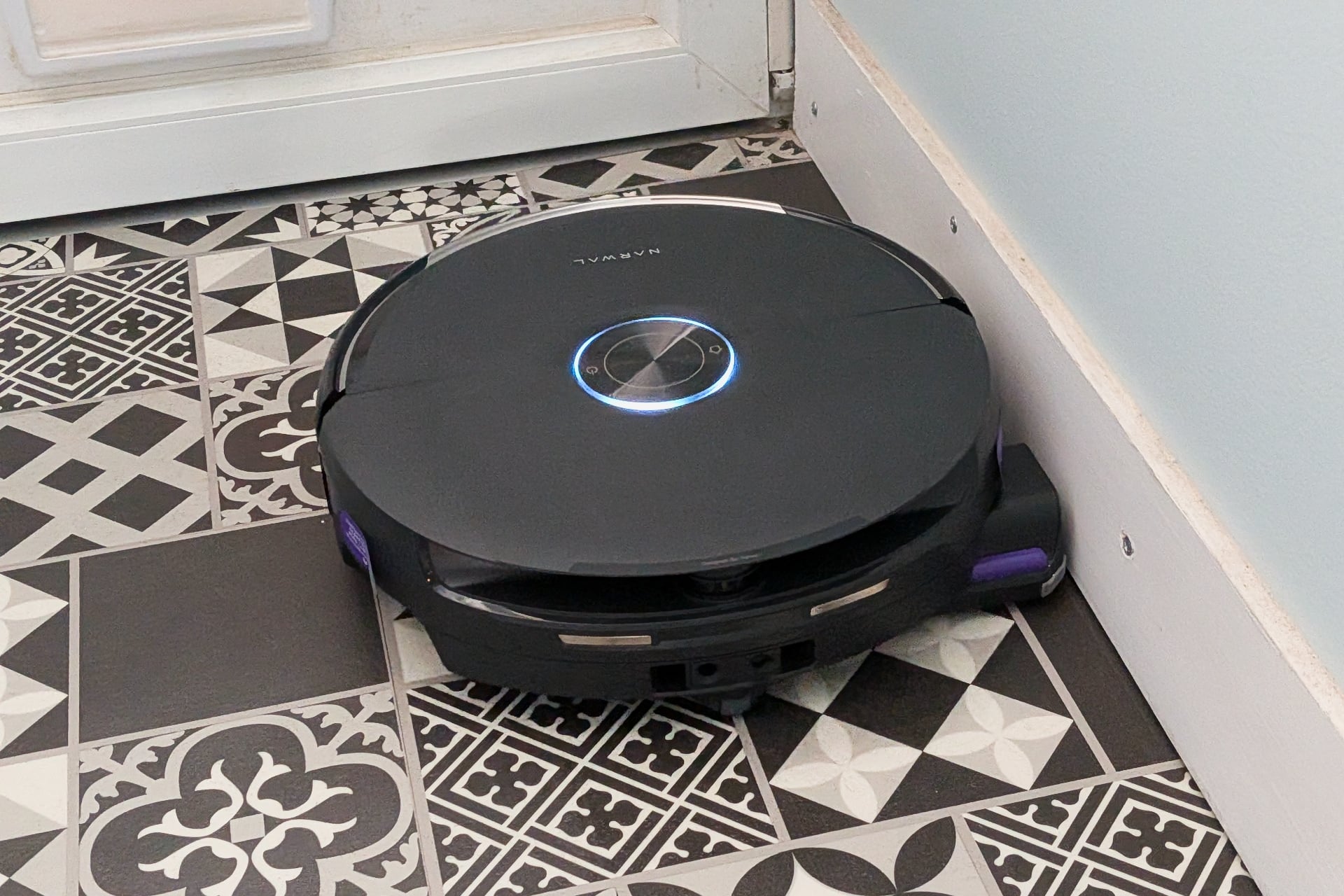 Test Narwal Flow Serpillere Plinthe