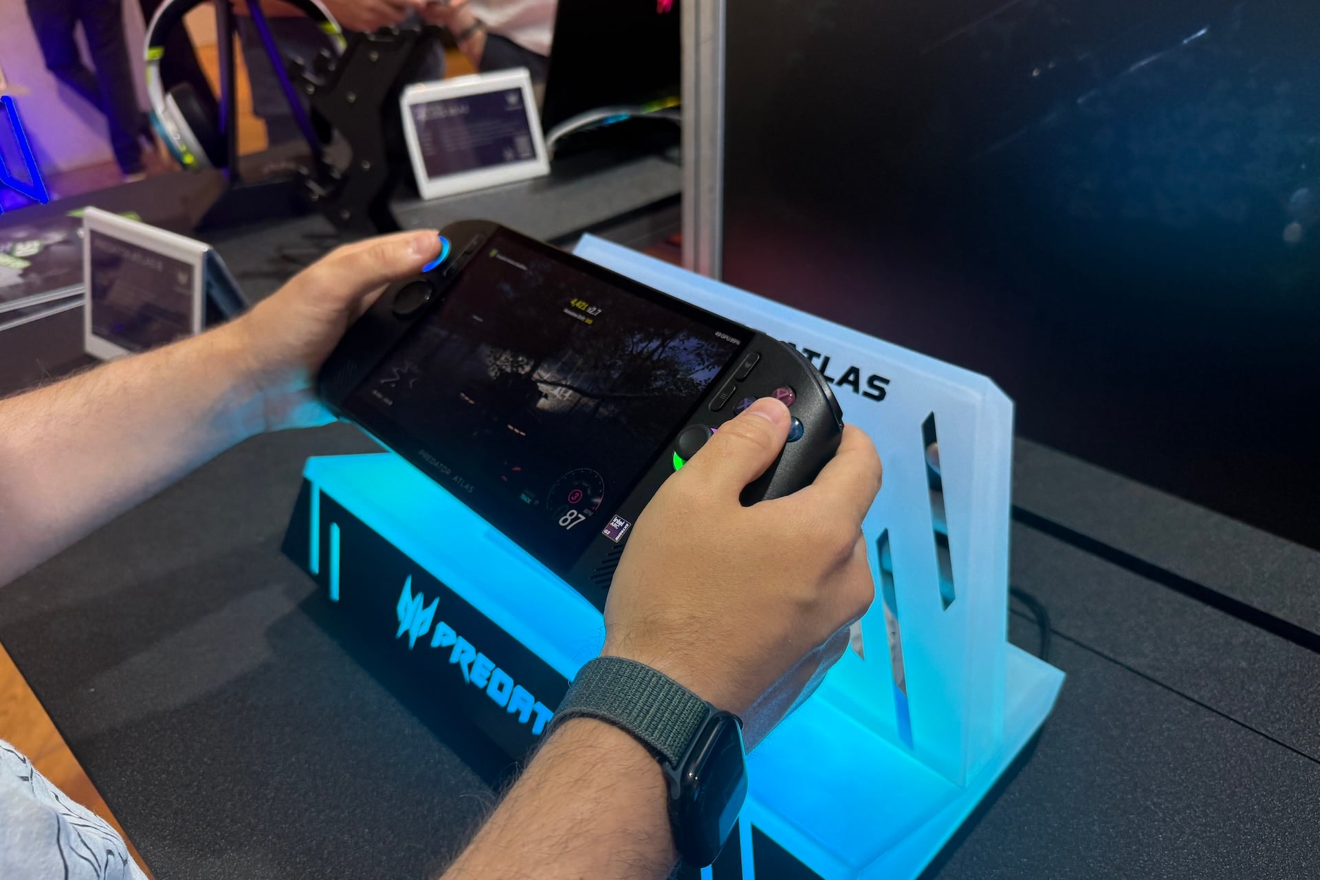 Acer Predator Atlas 8 4
