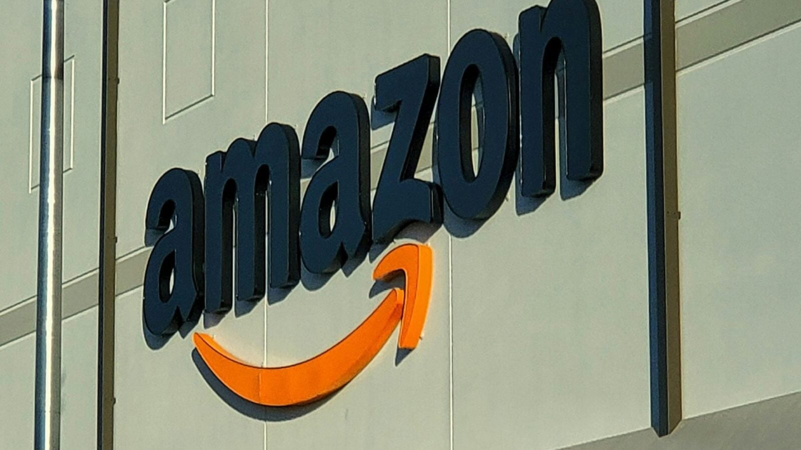 Amazon Fransa'ya 15 milyar euro yatırım yapacak ve binlerce kişiye iş yaratma sözü verecek