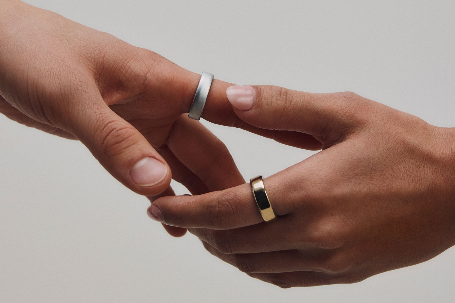 Oura Ring 5 Hands