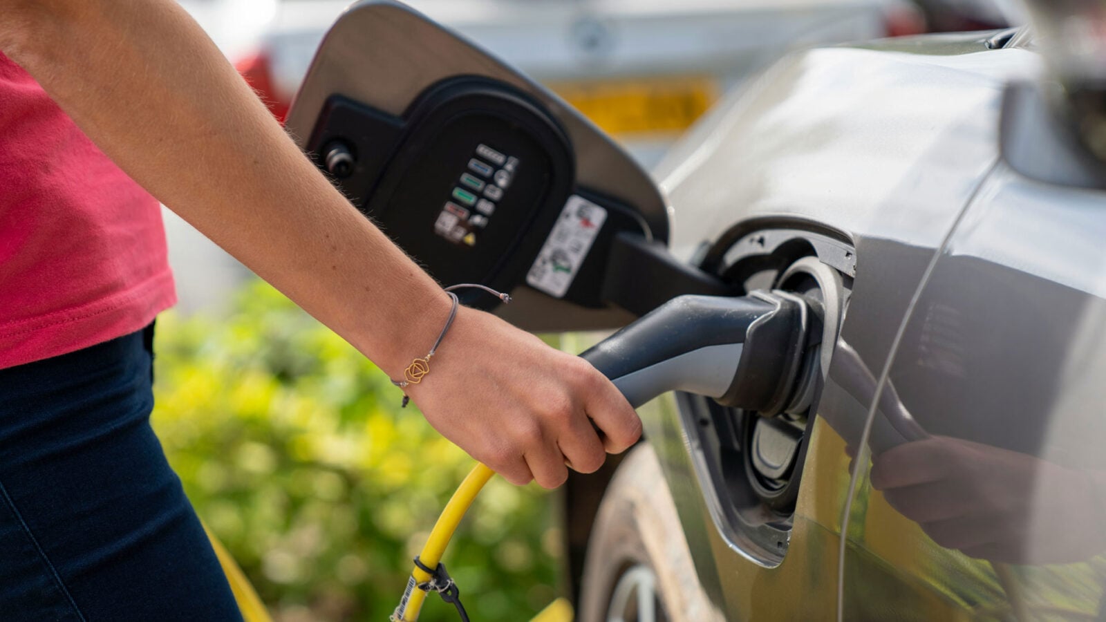 Sales of electric cars in Europe: the war in Iran causes a historic increase, Chinese brands benefit from it