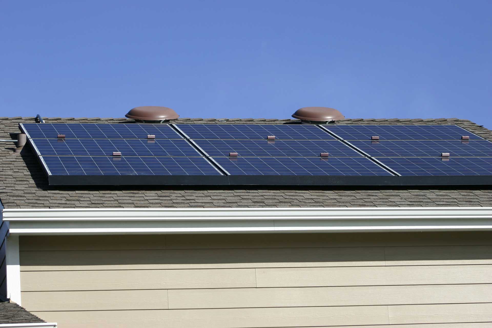 Panneaux Solaires Toit Maison