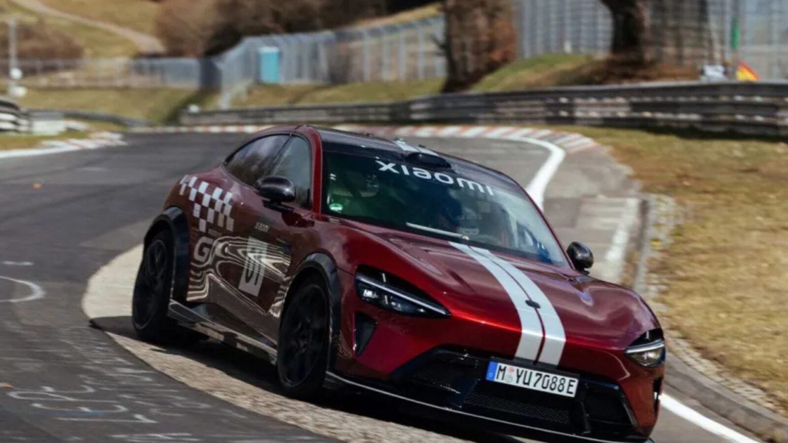 yeni elektrikli SUV'si Nürburgring'de mutlak bir rekor kırdı