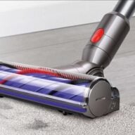 Dyson V8