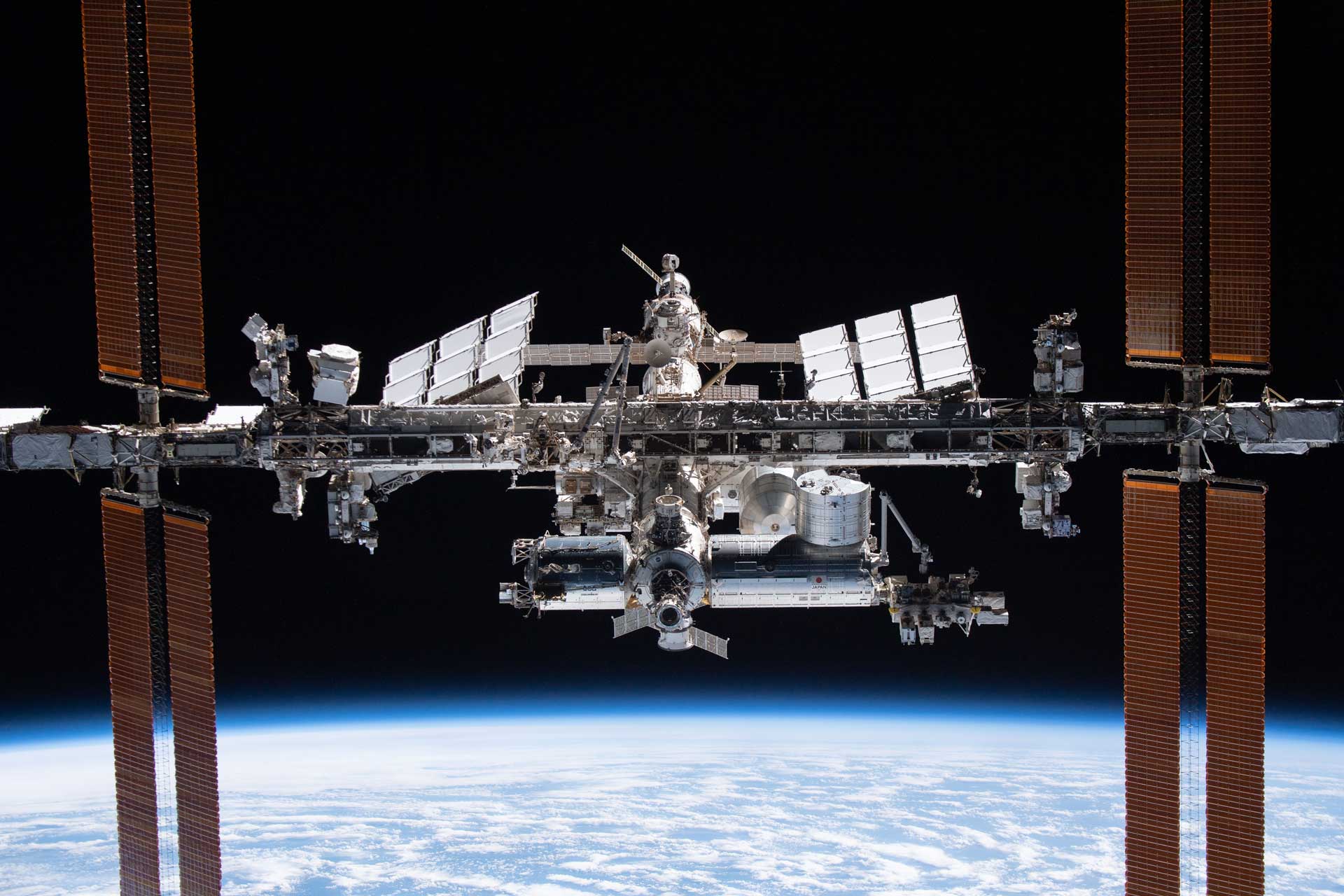 Gmt312 Iss Flyaround Part2 1087