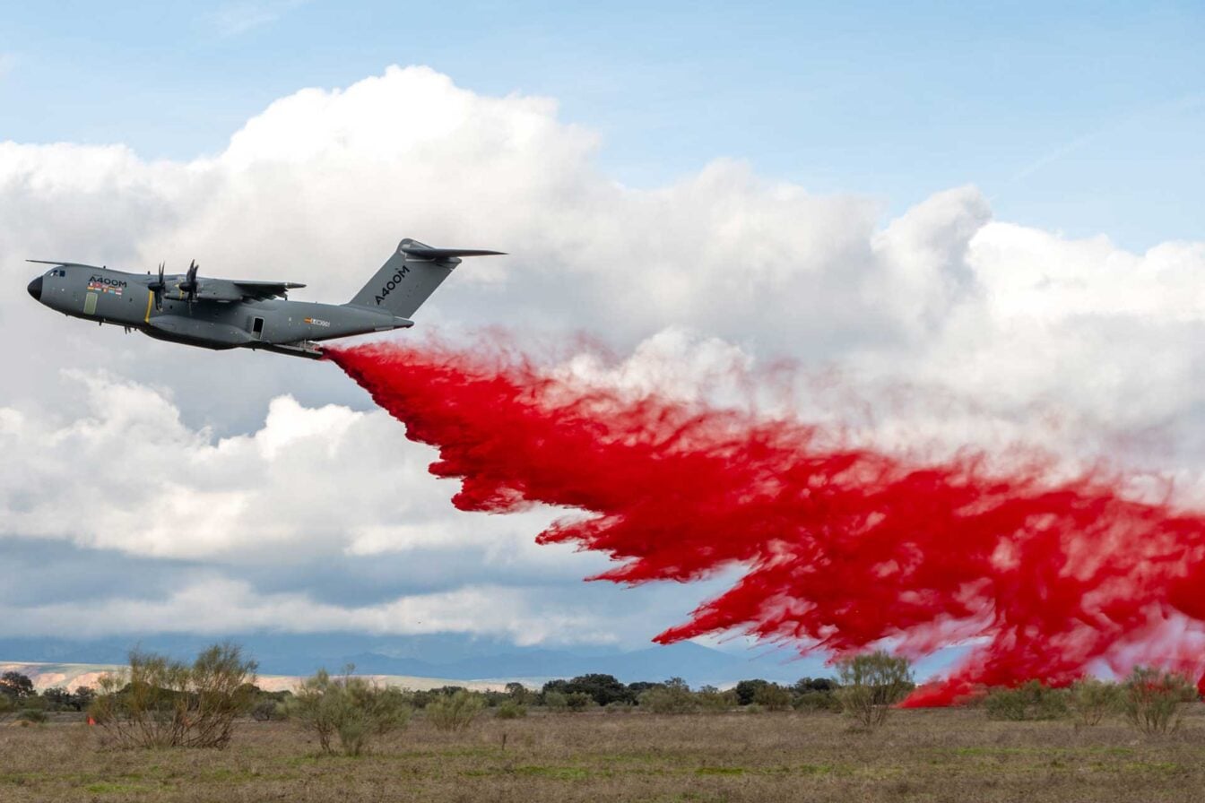 Cet Airbus peut larguer 3 fois plus d’eau qu’un Canadair : l’Espagne sort l’artillerie lourde