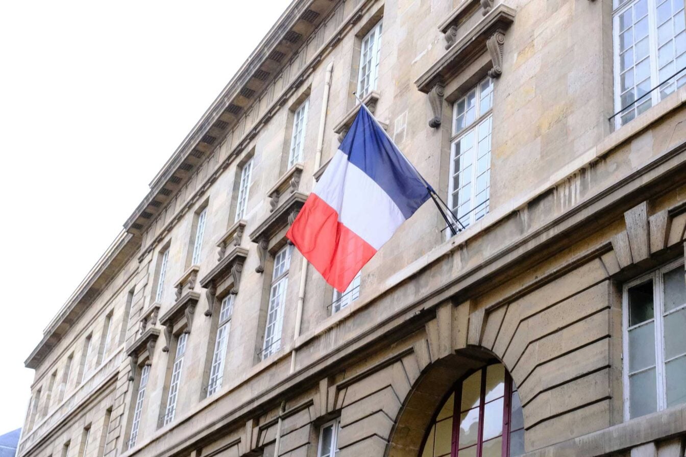 655 millions d’euros pour l’IA : le coup de force de la France à VivaTech vire à l’imbroglio géopolitique