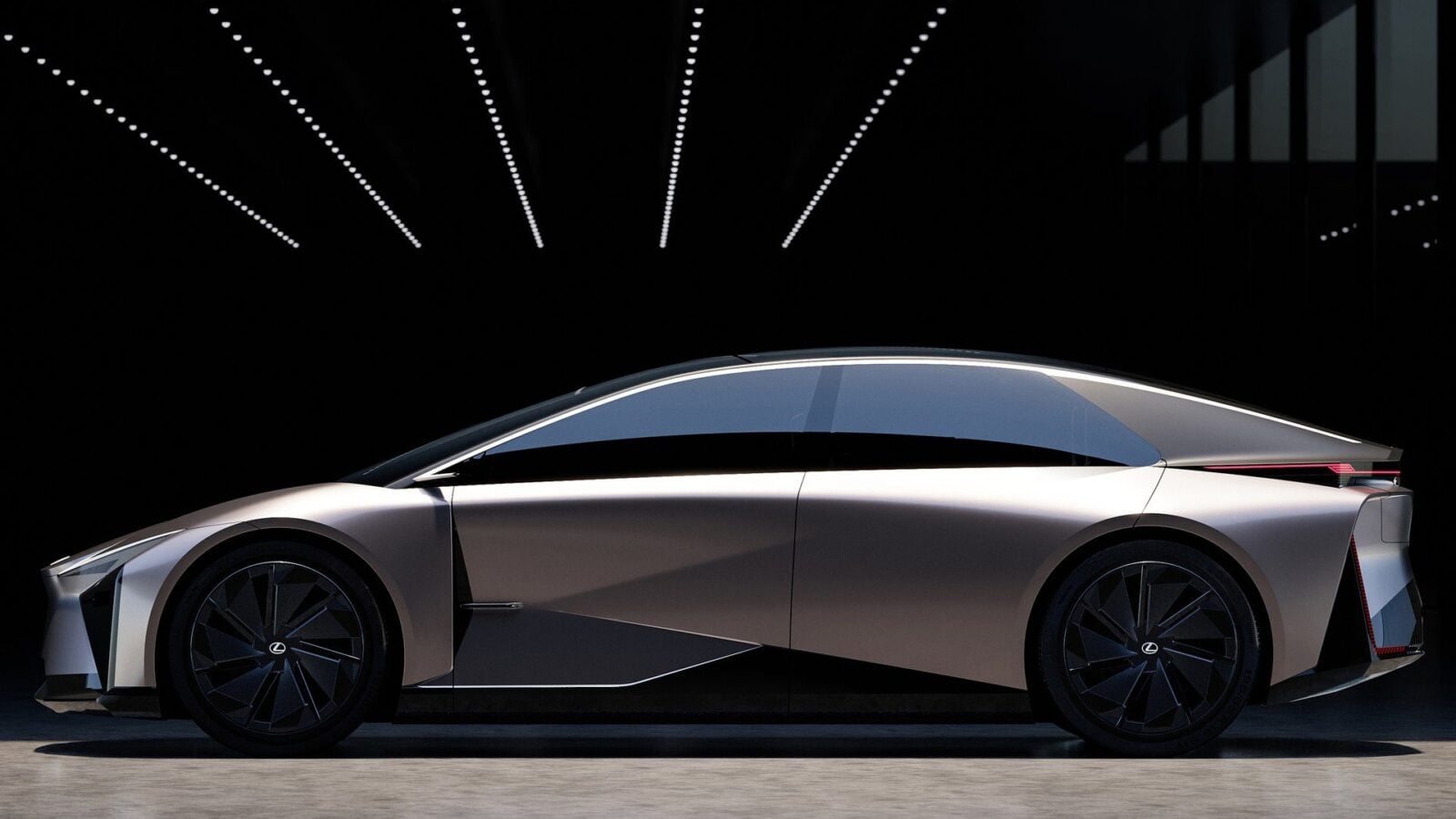Toyota, şaşırtıcı nedenlerle Tesla Model 3 rakibinden acilen vazgeçiyor