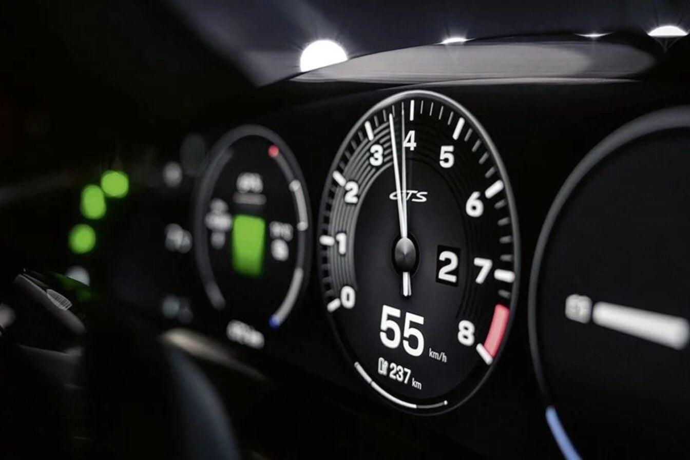 Porsche Taycan Compte Tours