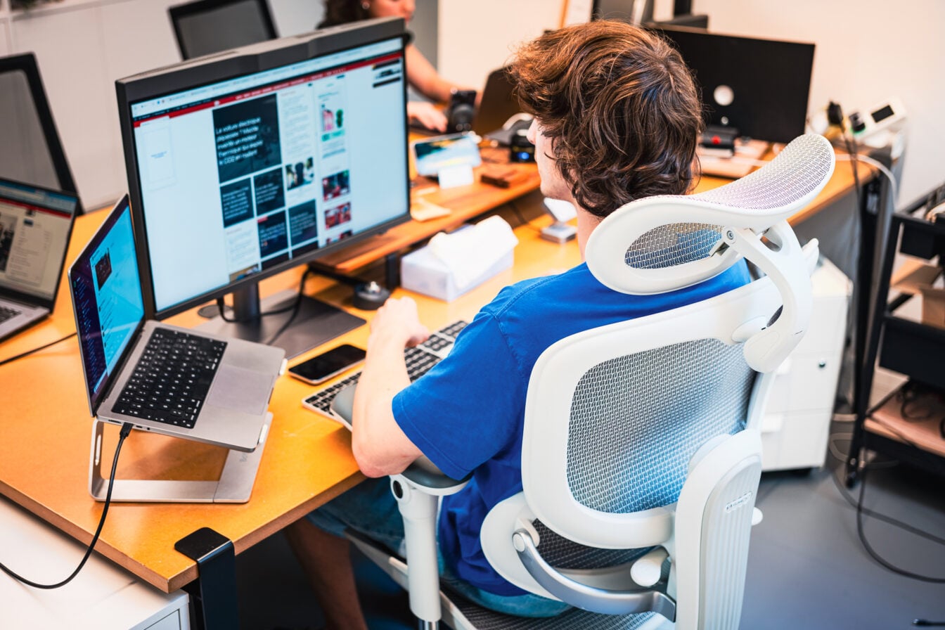 Pourquoi la nouvelle chaise ergonomique Sihoo Doro C300 Pro V2 va sauver vos longues journées