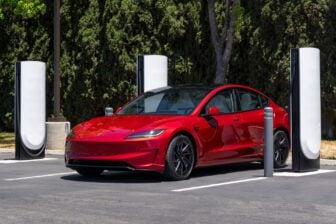 Tesla Supercharger (3)