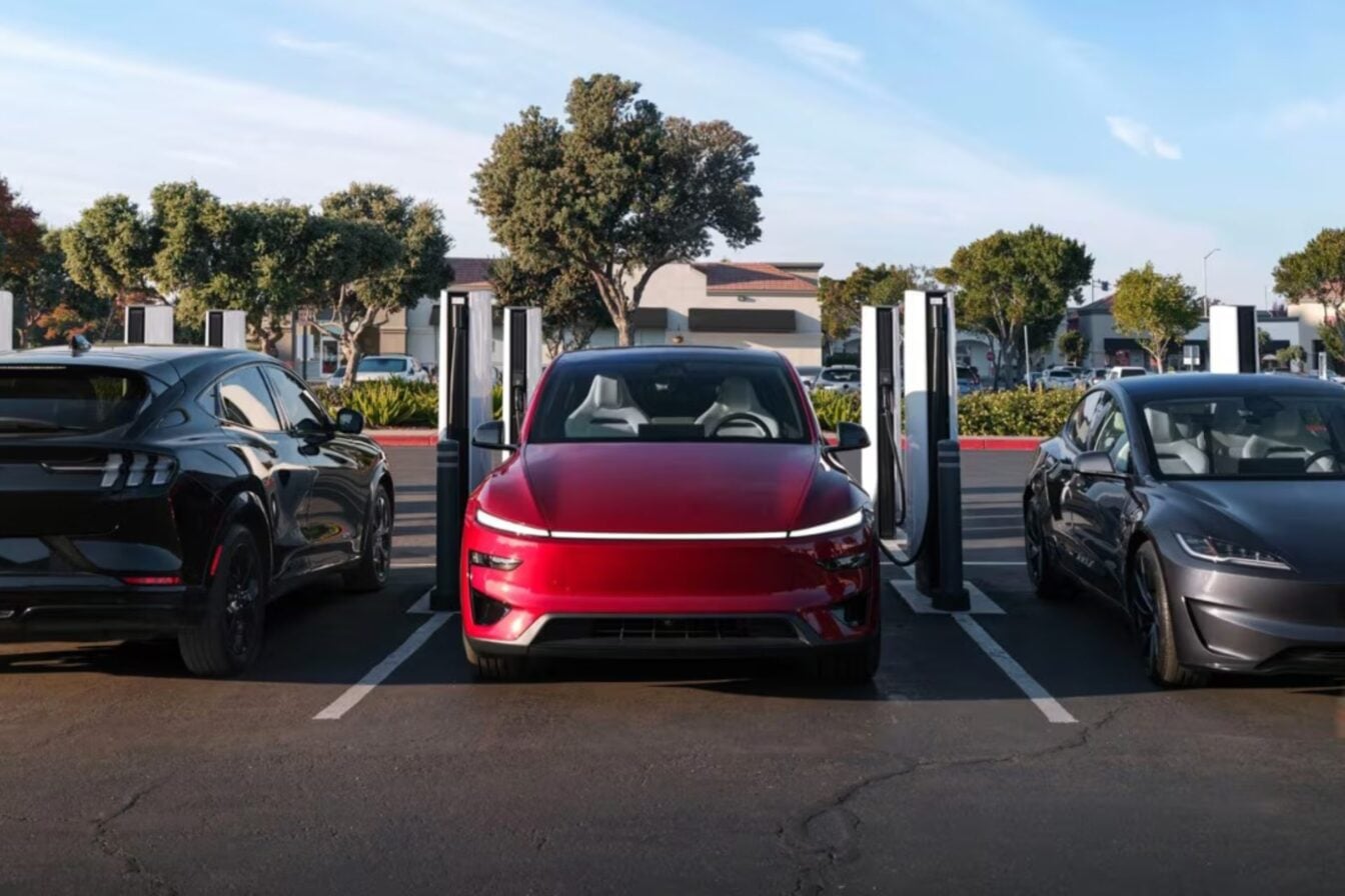 Tesla Supercharger V4