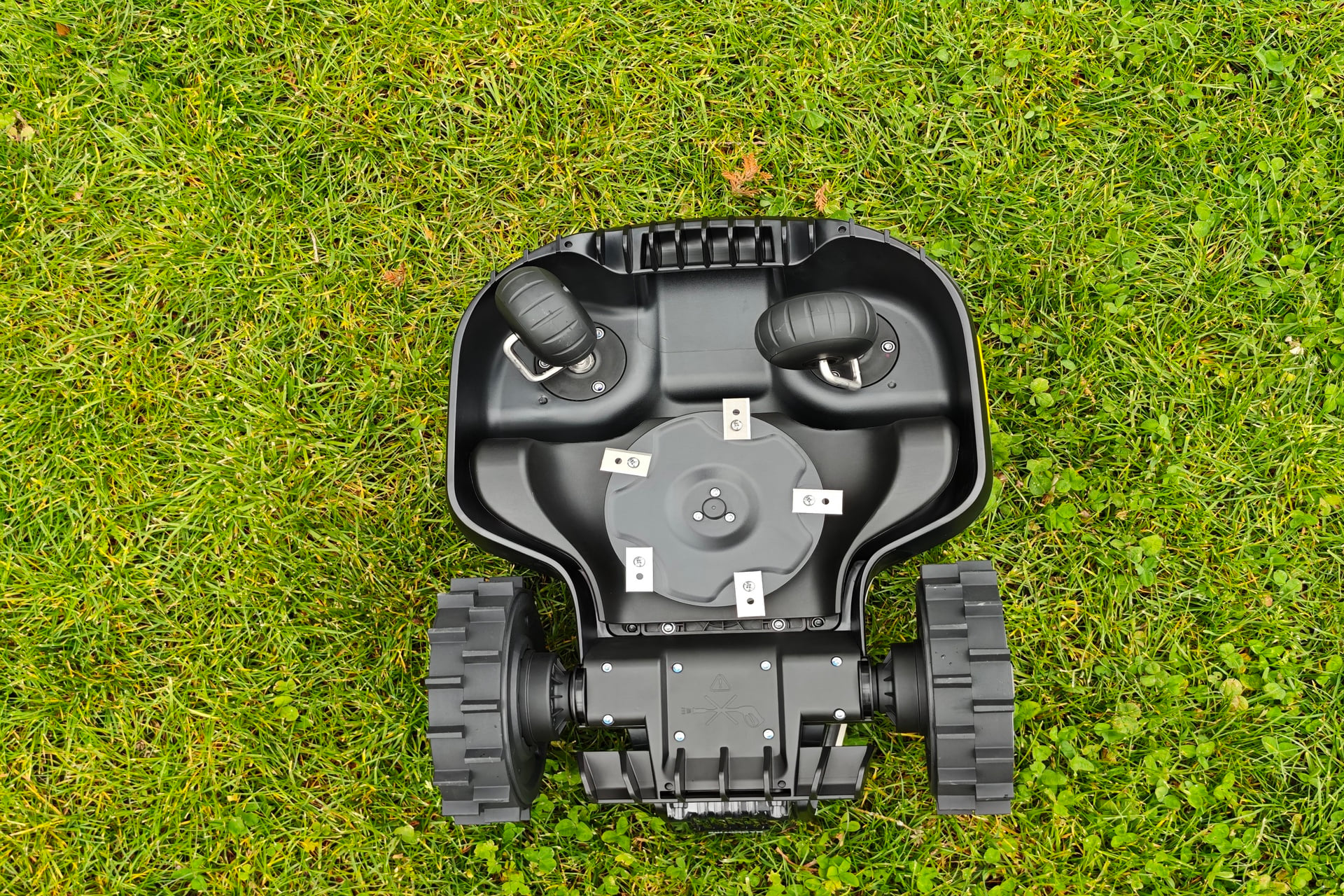 Test robot tondeuse Yuka LMini 2 1000 LiDAR motricité véloce rapide