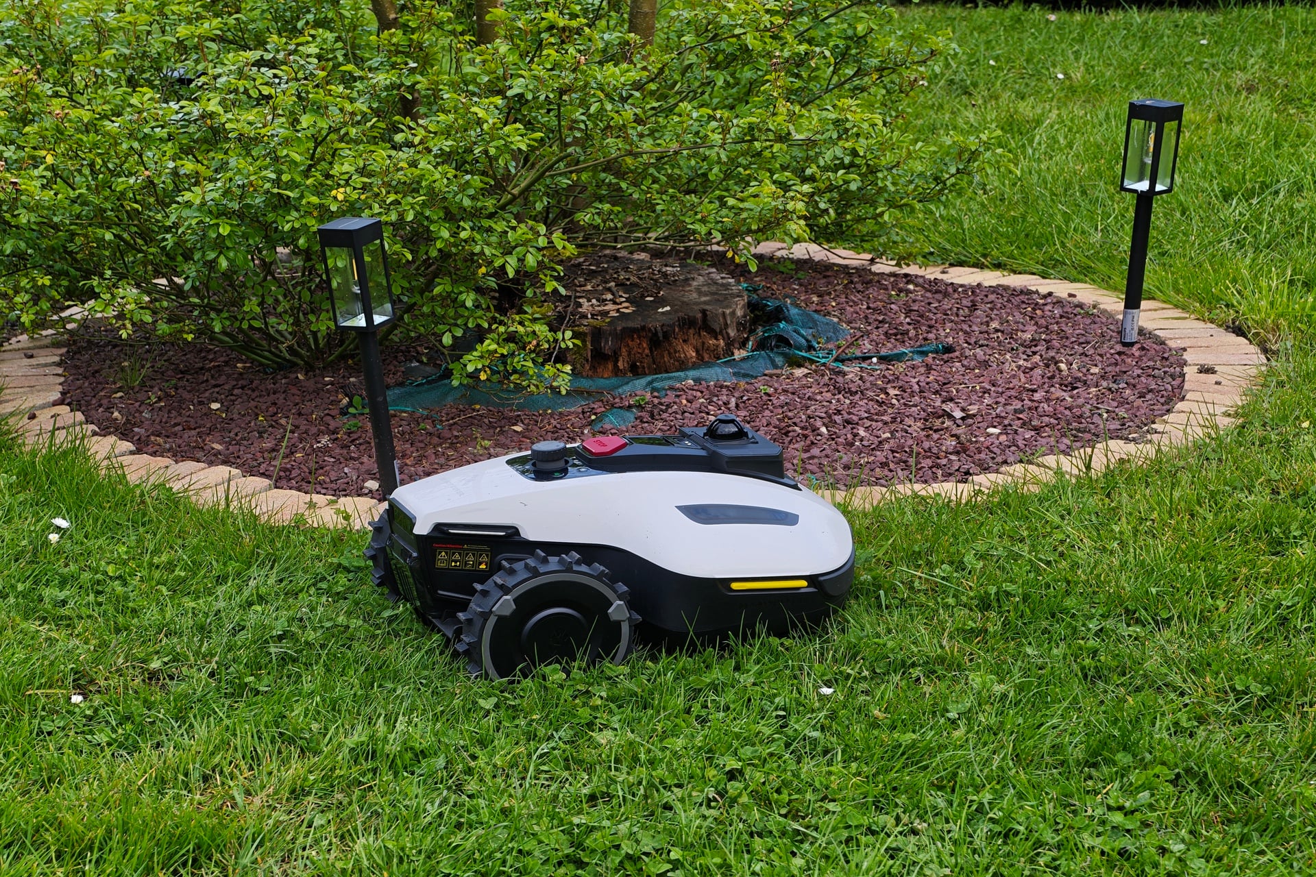 Test robot tondeuse Yuka LMini 2 1000 LiDAR cartographie automatique et tonte hors carte zones interdites