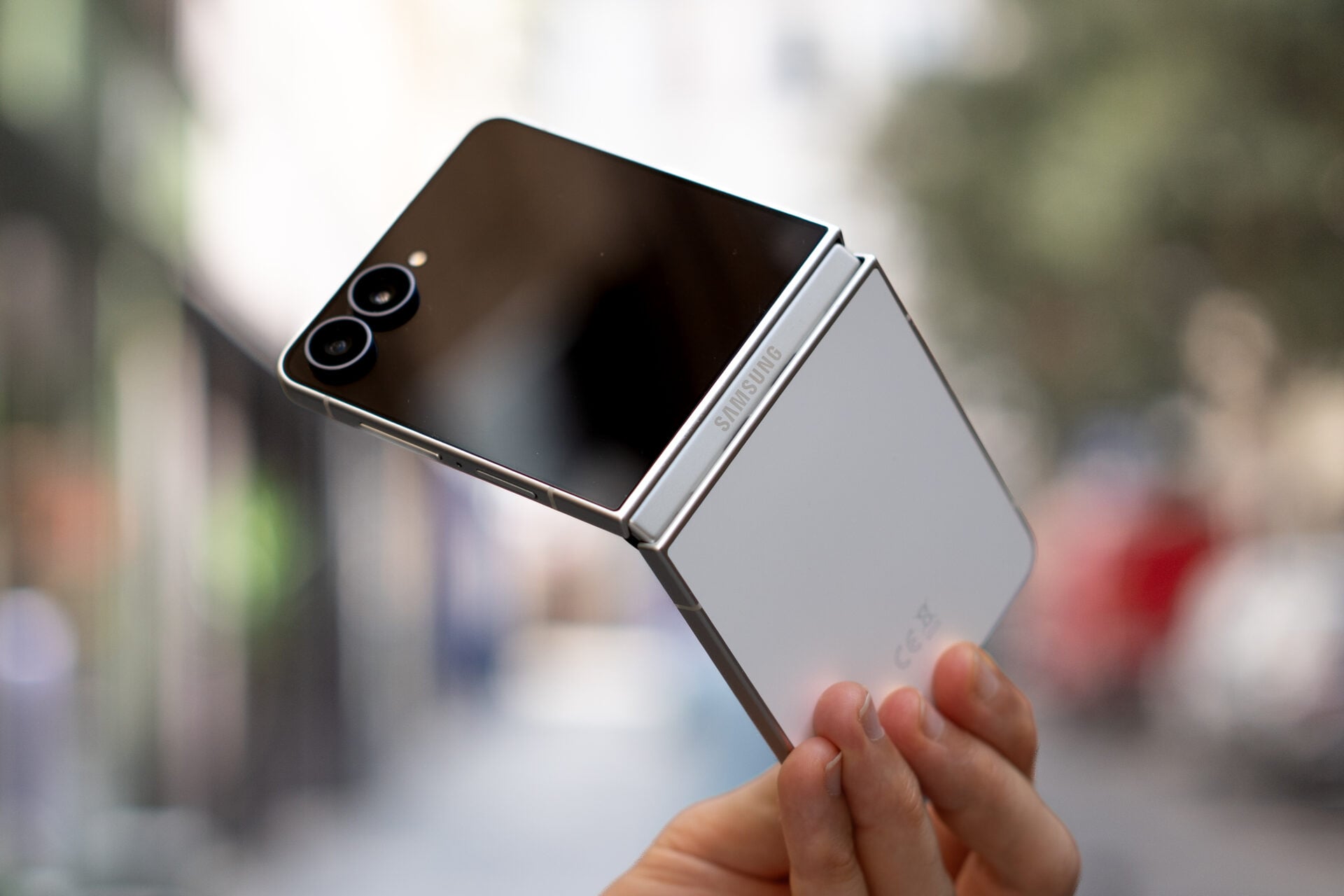 Samsung Galaxy Z Flip 8 Full