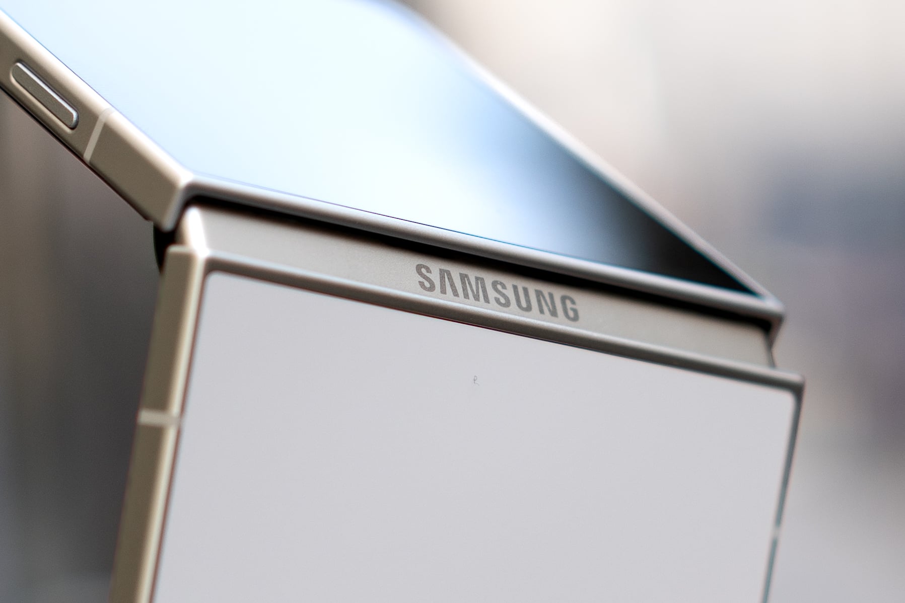 Samsung Galaxy Z Flip 8 Full