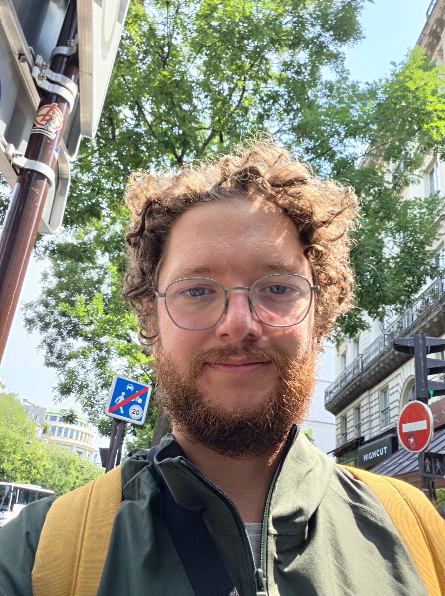 Selfie Samsung Galaxy Z Fold 8 Ultra (2)