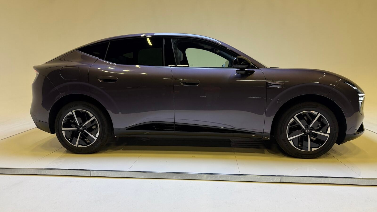 tıpkı Tesla gibi, eksi Elon Musk