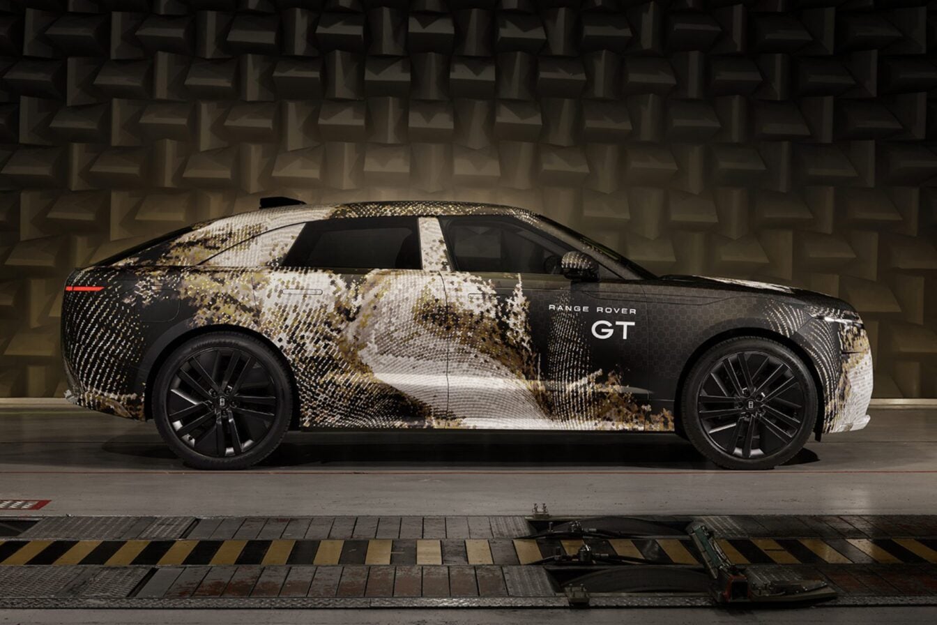 La fin d’une époque : Range Rover bouleverse toutes ses habitudes avec son ovni électrique