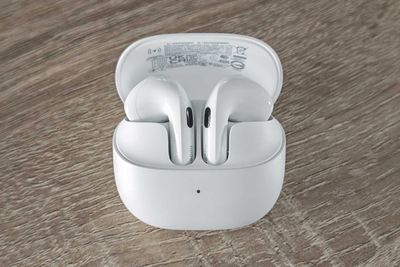 Test Xiaomi Buds 6 : le format ouvert enfin abouti face aux AirPods 4 d’Apple