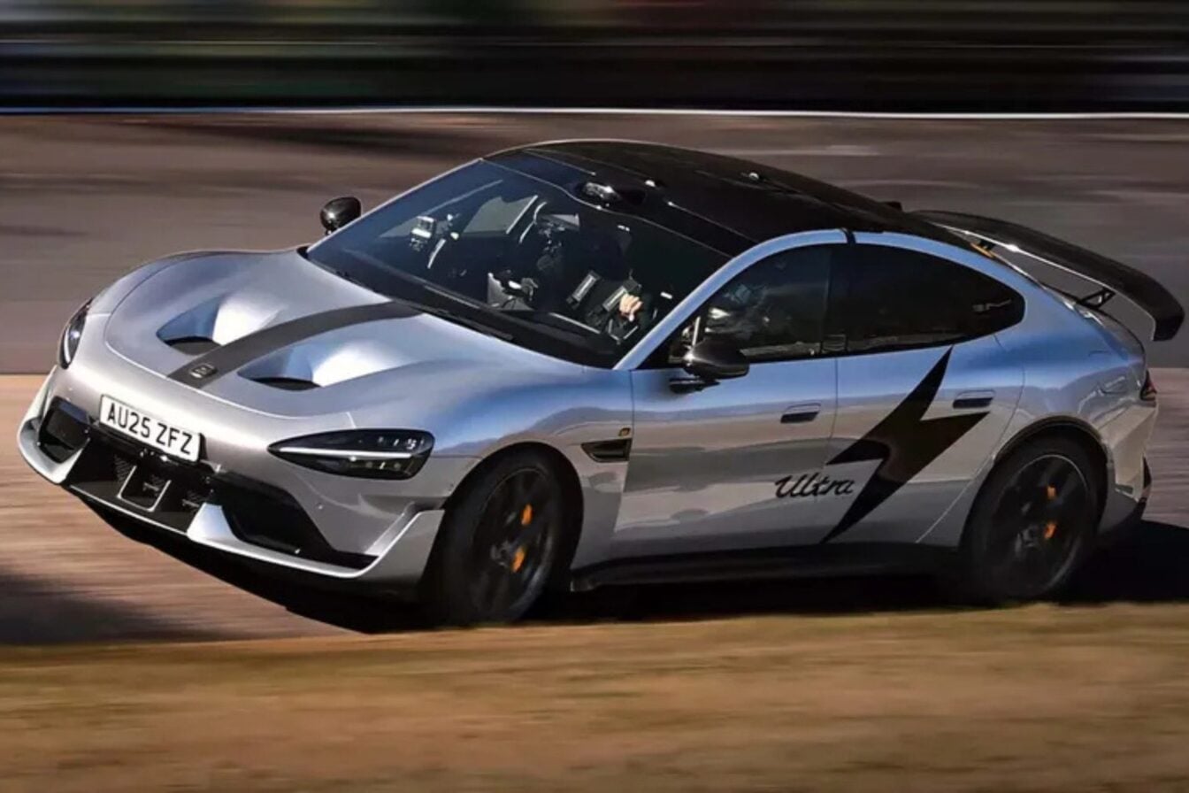 1 527 ch et un aileron géant : la nouvelle Xiaomi ultra-musclée veut arracher le record absolu du Nürburgring à Porsche