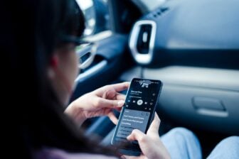 Smartphone Android dans voiture
