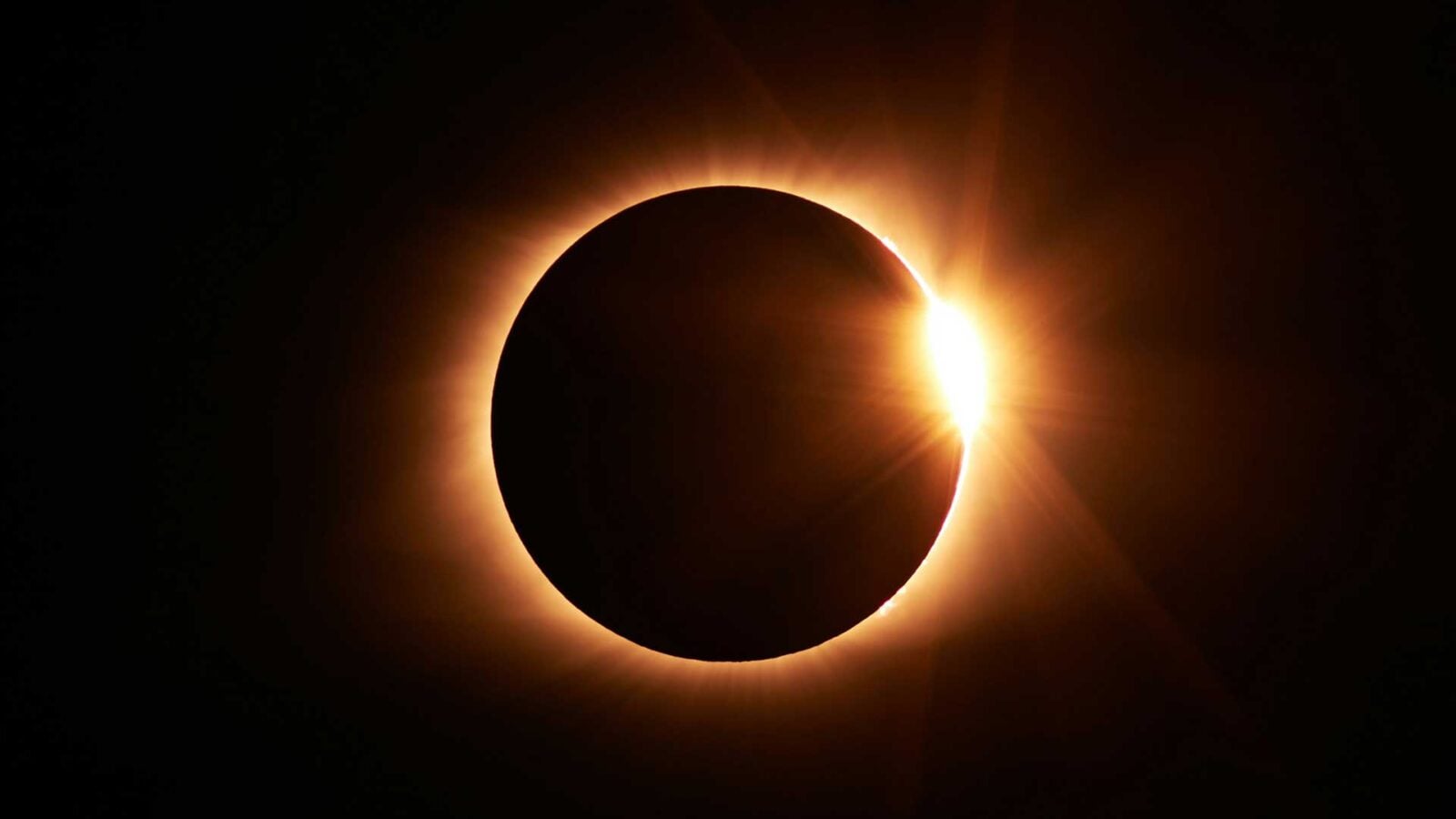 Comment photographier l'éclipse du 12 août avec son smartphone : les astuces et les pièges à éviter